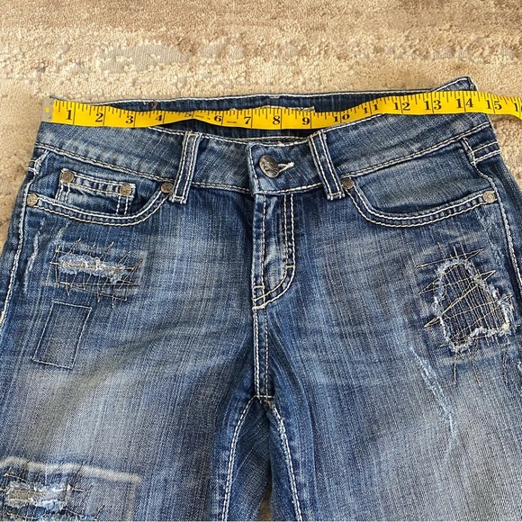BKE Culture Cropped Jeans Y2K Patched Embroidered Distressed Medium Wash: 27 - Picture 5 of 10